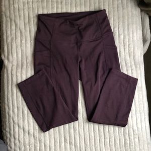 Yogalicious LUX plum leggings. Size S. Ankle length. Pockets.